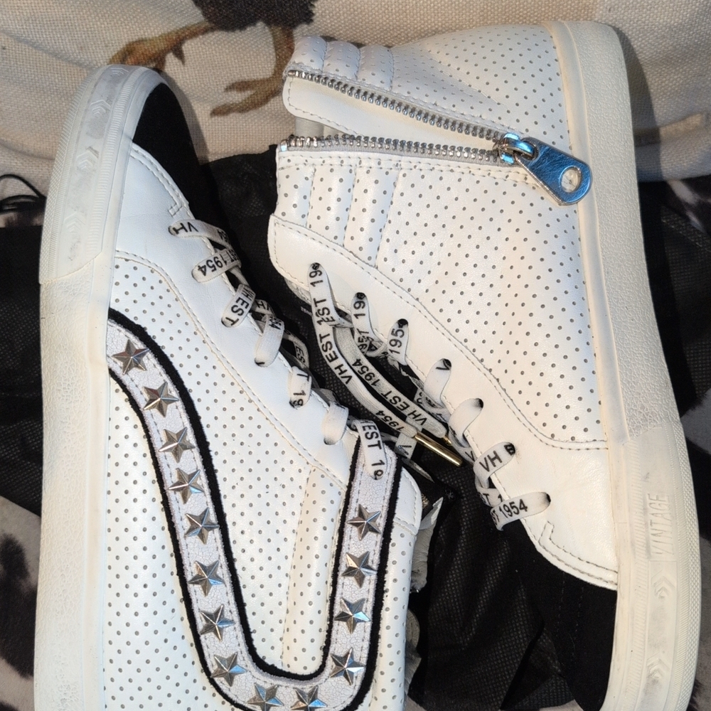 Vintage Havana White and Black Star Sneakers